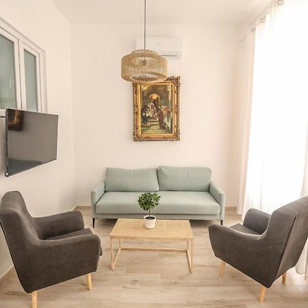 Apartamentos Catedral Малага Экстерьер фото