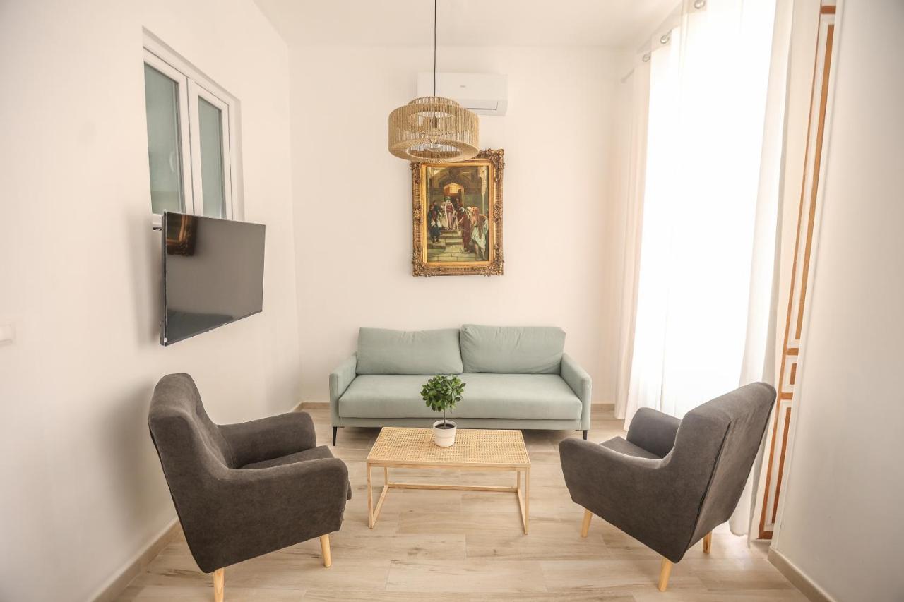 Apartamentos Catedral Малага Экстерьер фото