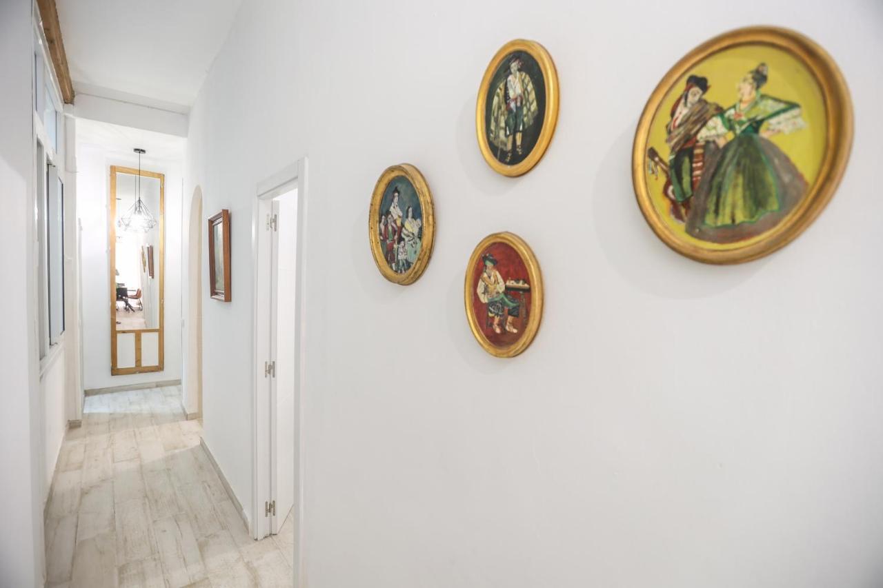 Apartamentos Catedral Малага Экстерьер фото