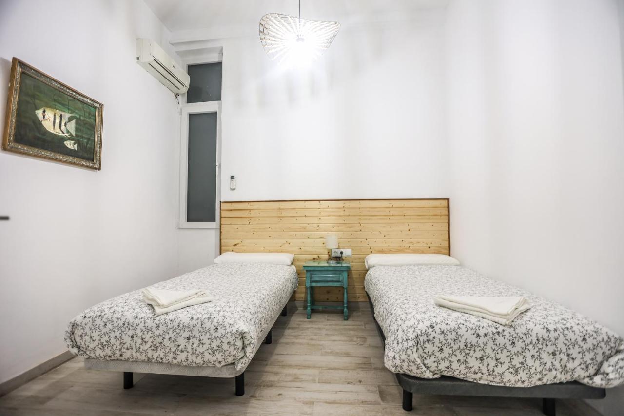 Apartamentos Catedral Малага Экстерьер фото