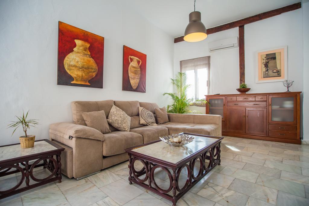 Apartamentos Catedral Малага Экстерьер фото