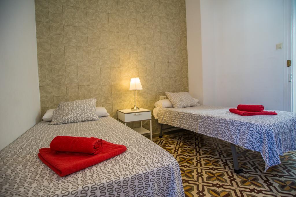 Apartamentos Catedral Малага Экстерьер фото