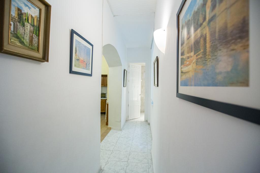 Apartamentos Catedral Малага Экстерьер фото