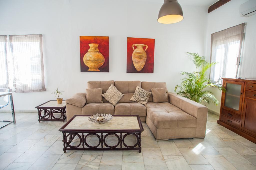 Apartamentos Catedral Малага Экстерьер фото