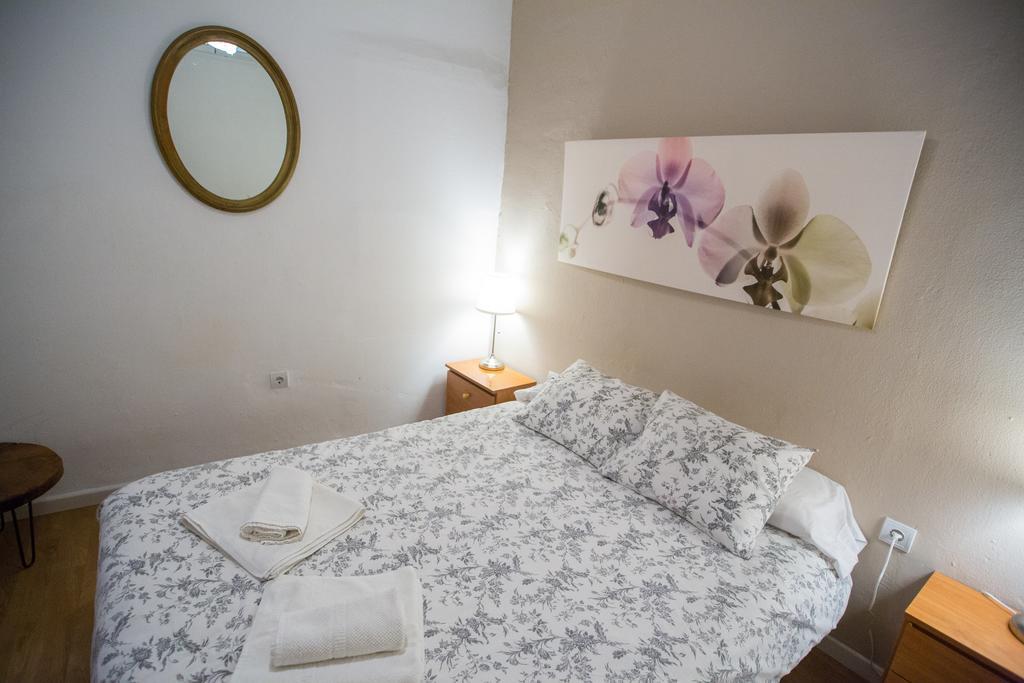 Apartamentos Catedral Малага Экстерьер фото