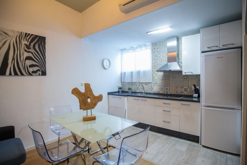 Apartamentos Catedral Малага Экстерьер фото