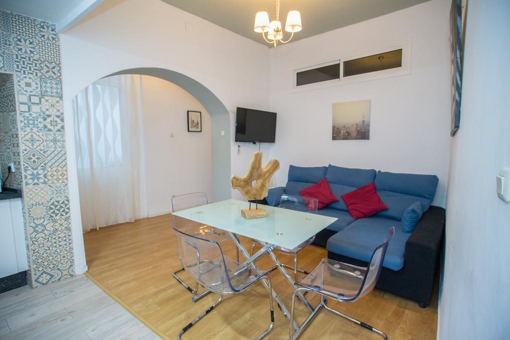Apartamentos Catedral Малага Экстерьер фото