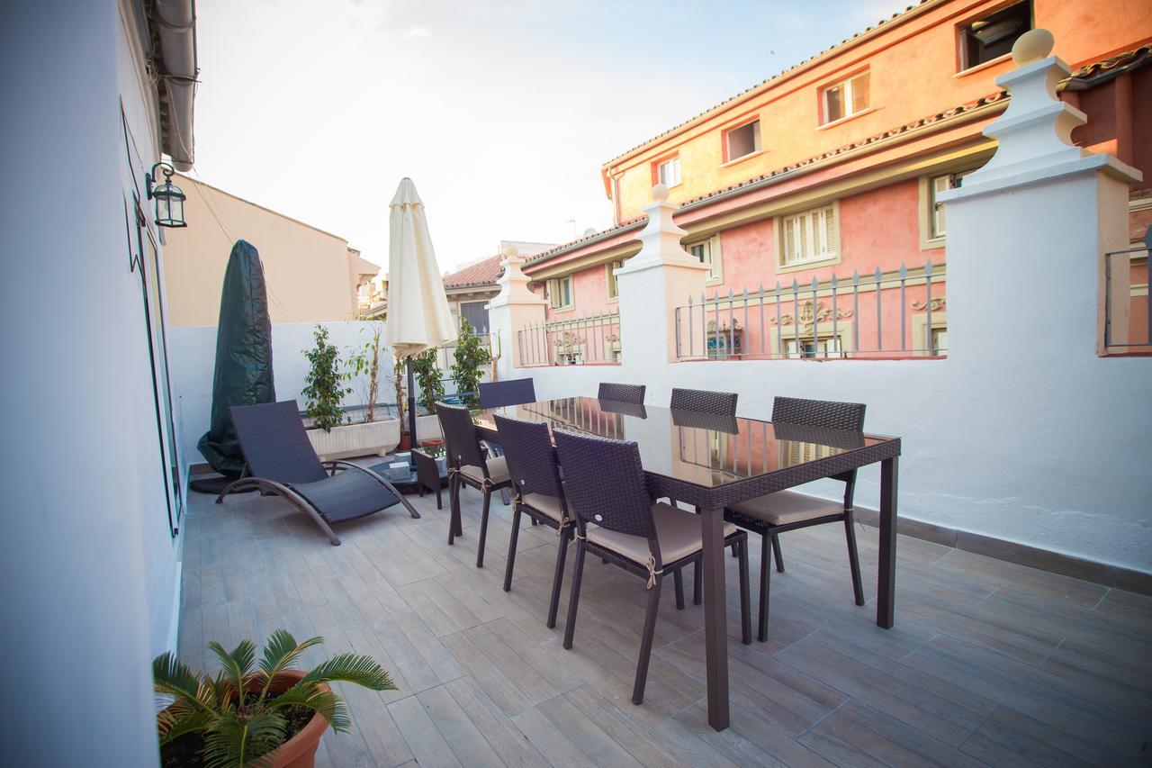Apartamentos Catedral Малага Экстерьер фото