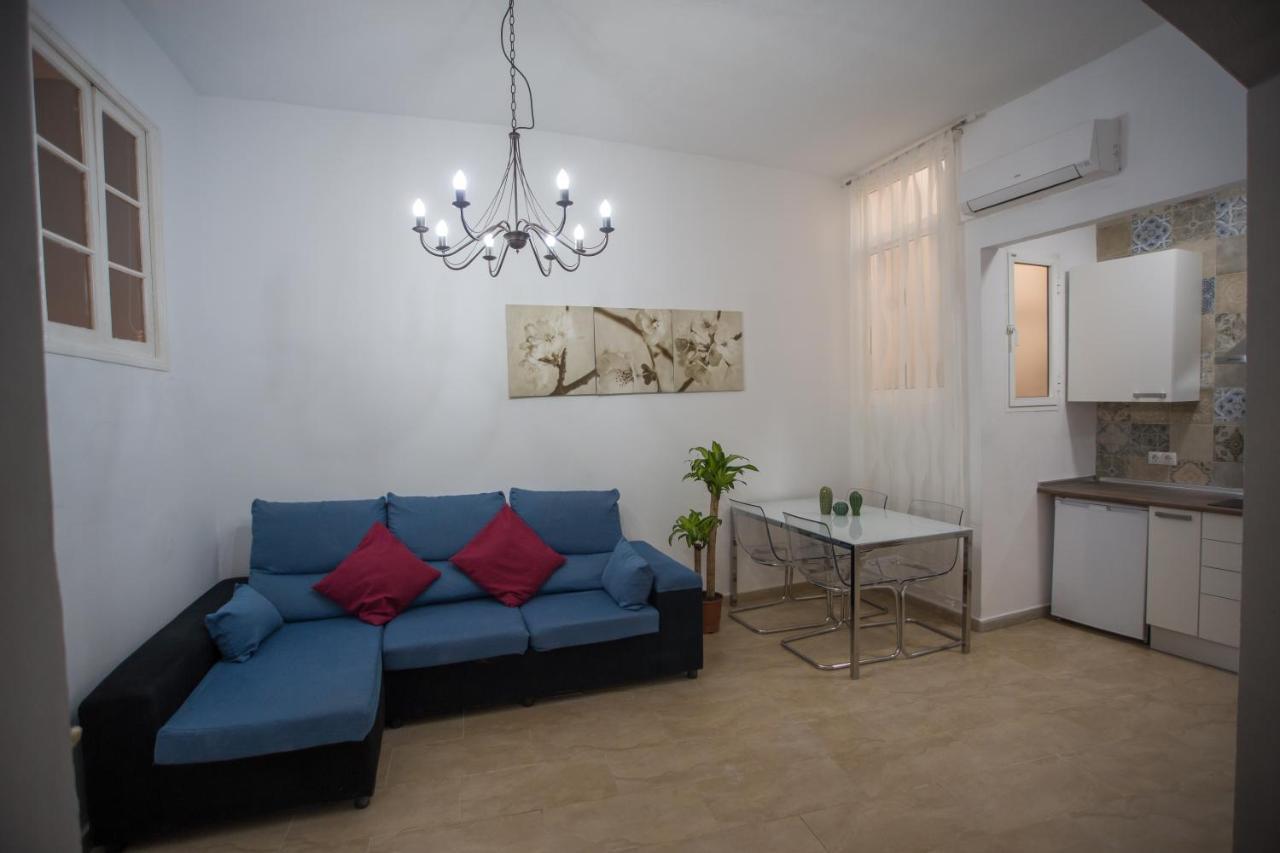 Apartamentos Catedral Малага Экстерьер фото