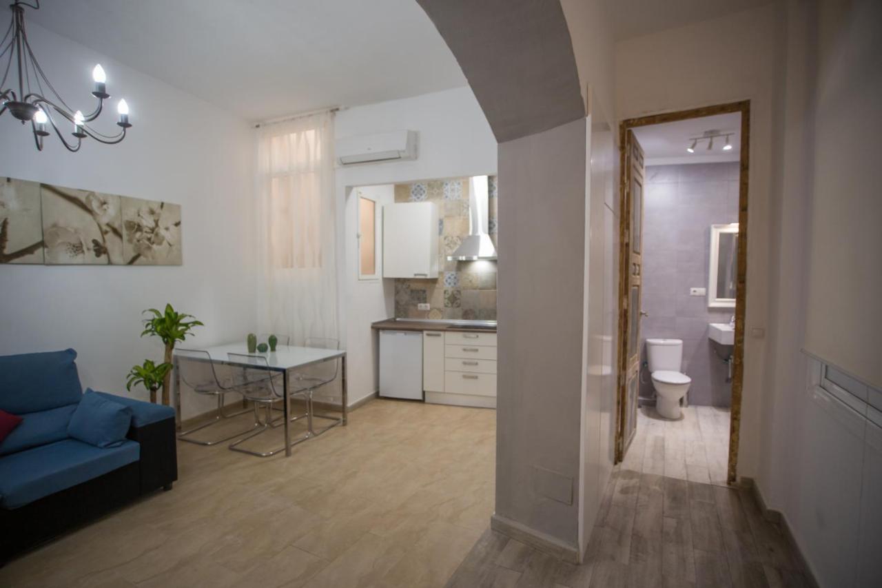 Apartamentos Catedral Малага Экстерьер фото