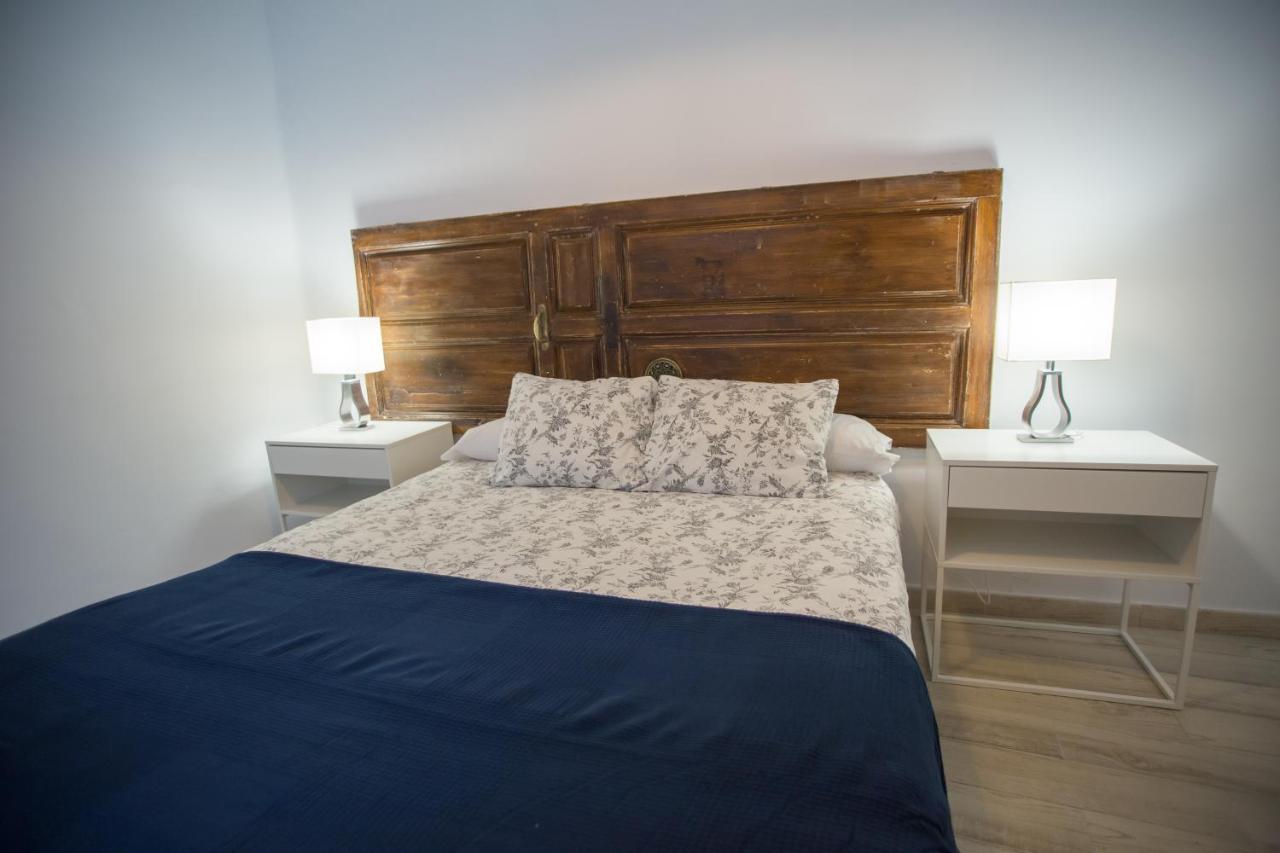 Apartamentos Catedral Малага Экстерьер фото
