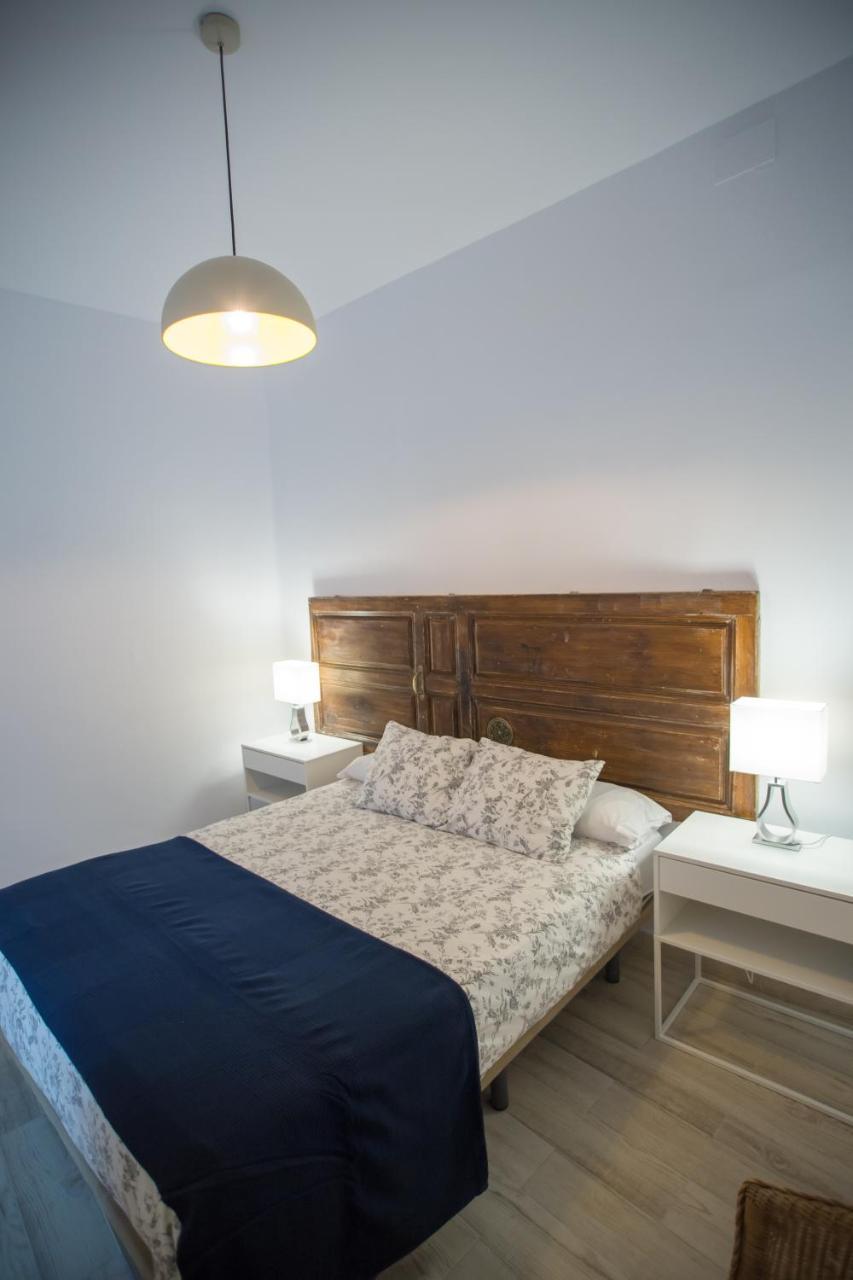 Apartamentos Catedral Малага Экстерьер фото