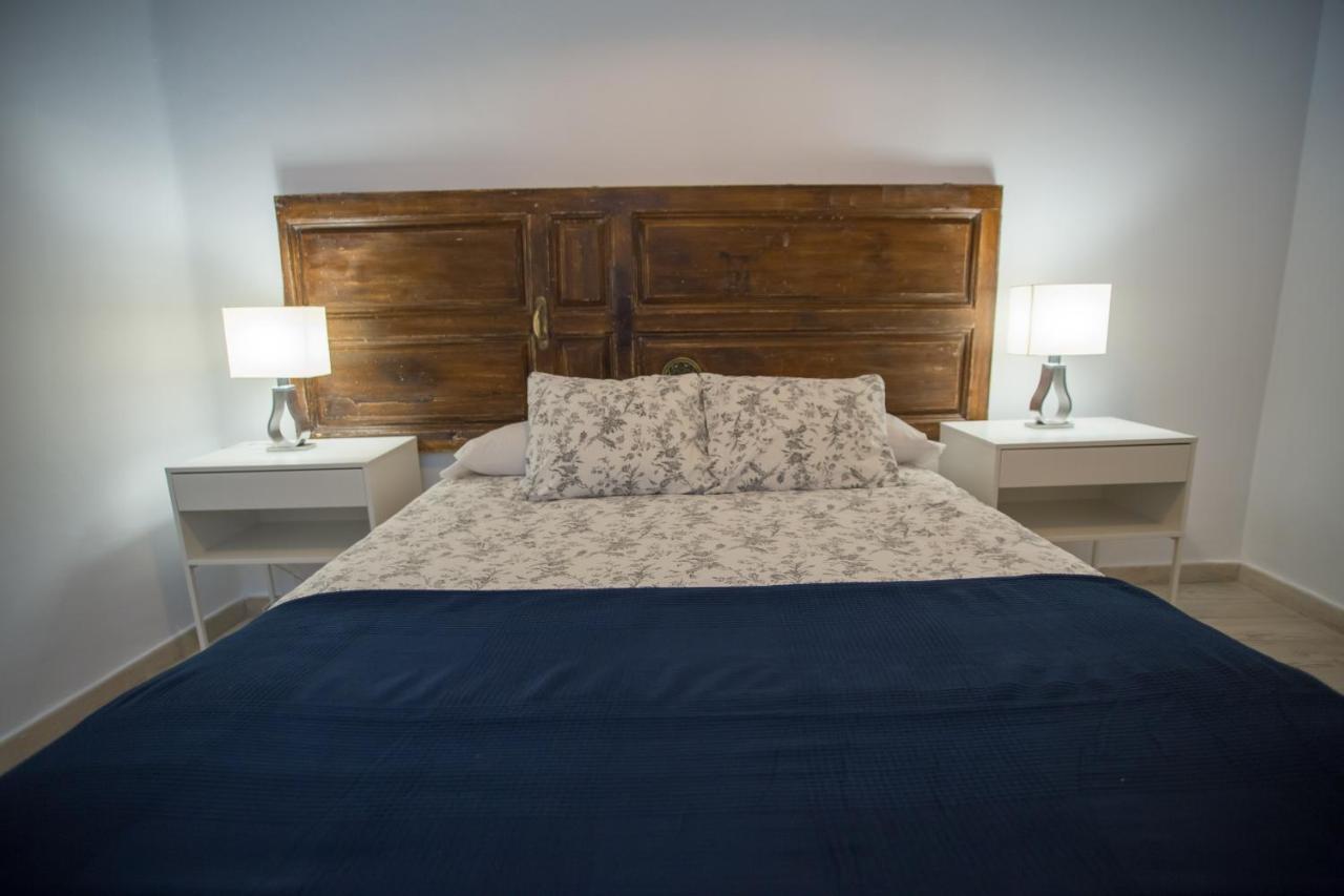 Apartamentos Catedral Малага Экстерьер фото